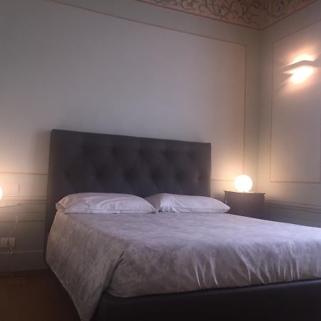 Palazzo Carasi Apartments Cremona Bagian luar foto