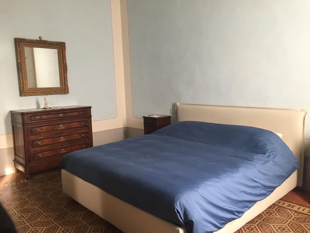 Palazzo Carasi Apartments Cremona Bagian luar foto