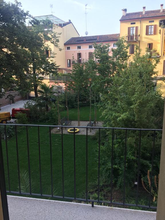 Palazzo Carasi Apartments Cremona Bagian luar foto