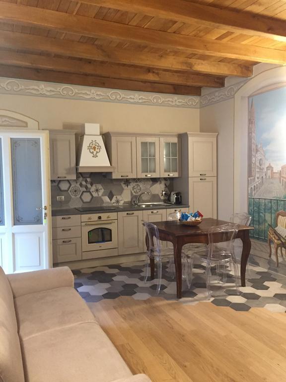Palazzo Carasi Apartments Cremona Bagian luar foto
