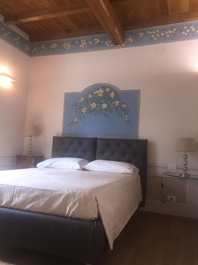 Palazzo Carasi Apartments Cremona Bagian luar foto
